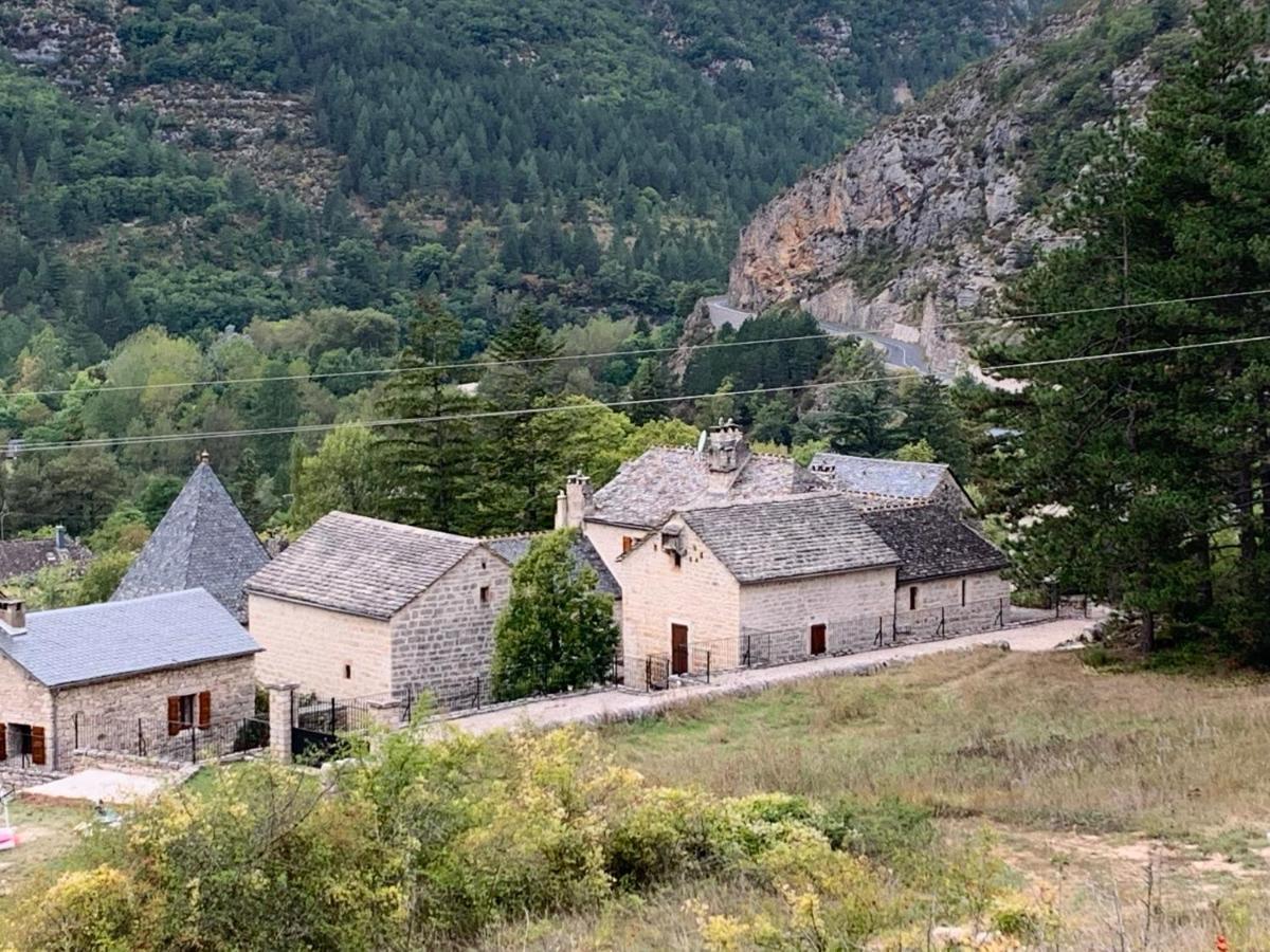 La Voutee 5 Epis Avec Bain Finlandais Prive Au Manoir Du Charme Gorges Du Tarn Bed & Breakfast Quezac  Eksteriør bilde