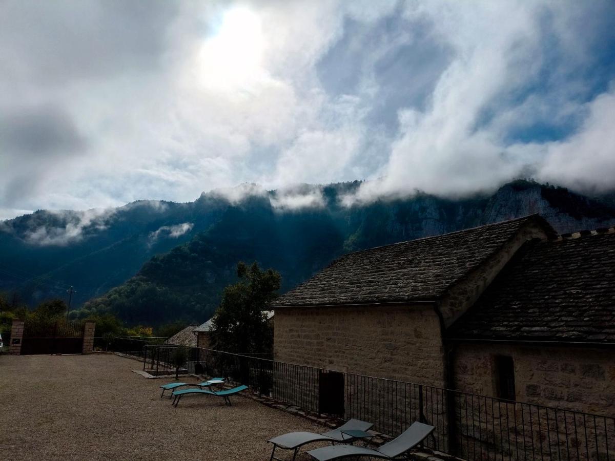 La Voutee 5 Epis Avec Bain Finlandais Prive Au Manoir Du Charme Gorges Du Tarn Bed & Breakfast Quezac  Eksteriør bilde