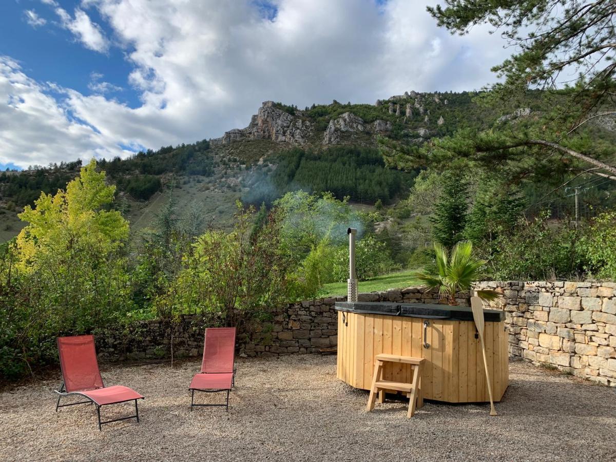 La Voutee 5 Epis Avec Bain Finlandais Prive Au Manoir Du Charme Gorges Du Tarn Bed & Breakfast Quezac  Eksteriør bilde