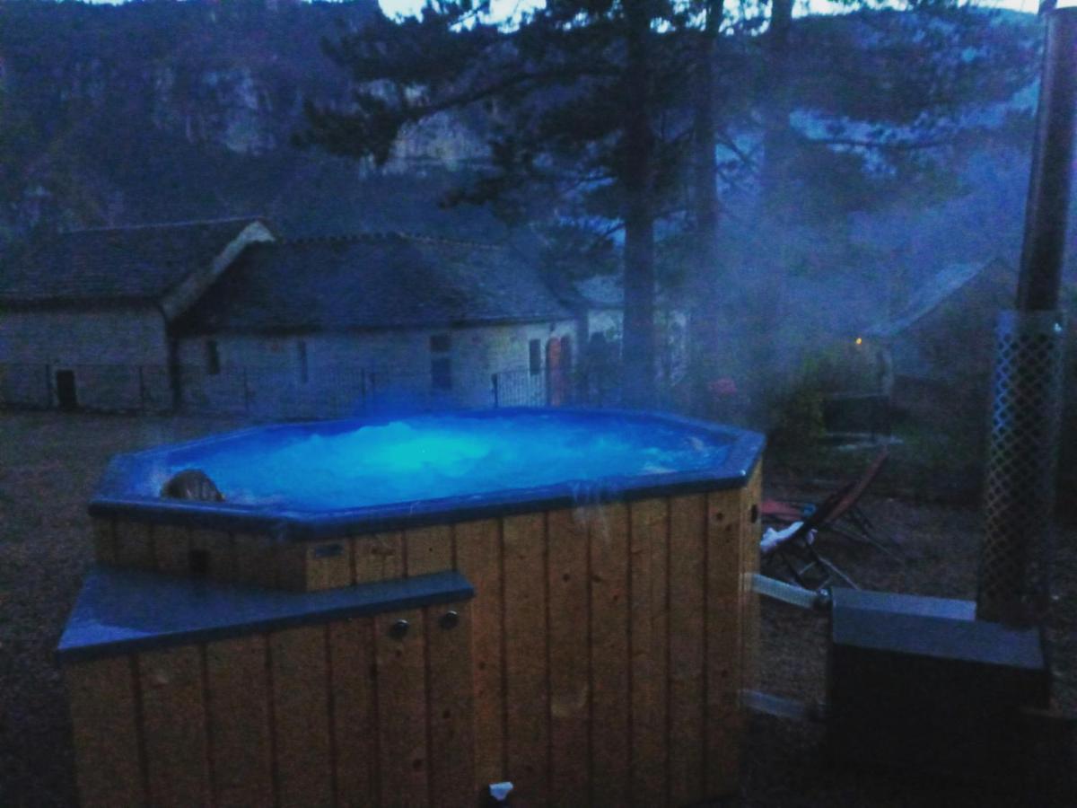 La Voutee 5 Epis Avec Bain Finlandais Prive Au Manoir Du Charme Gorges Du Tarn Bed & Breakfast Quezac  Eksteriør bilde